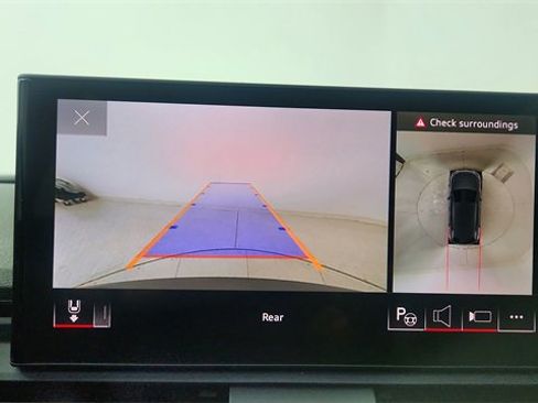 Used 2024 Audi Q5 e Prestige w/ Prestige Package image 49