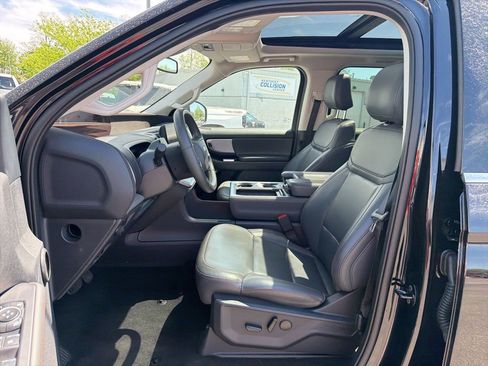 Used 2025 Ford Expedition Active image 6