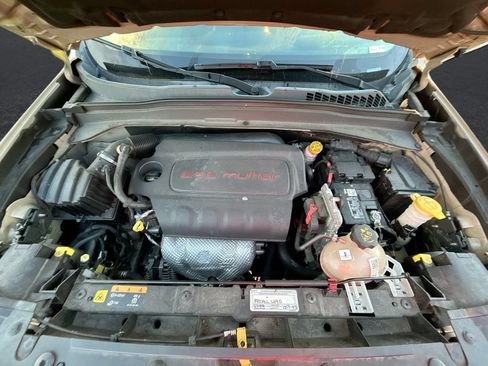 Used 2015 Jeep Renegade Latitude w/ Popular Equipment Group FWD image 31