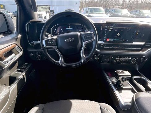 Used 2024 Chevrolet Silverado 1500 LT Trail Boss w/ Convenience Package II image 16