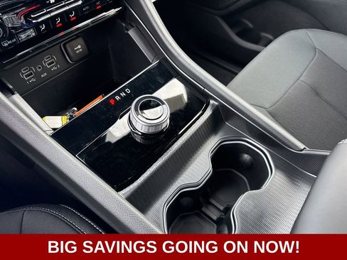 New 2025 Jeep Grand Cherokee Laredo image 32