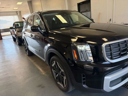 Used 2025 Kia Telluride S FWD image 4