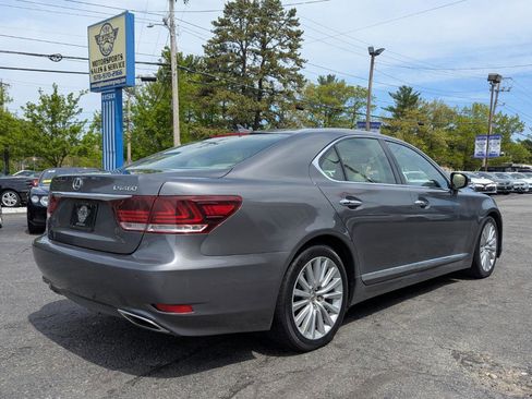 Used 2013 Lexus LS 460 AWD w/ Comfort Pkg image 7