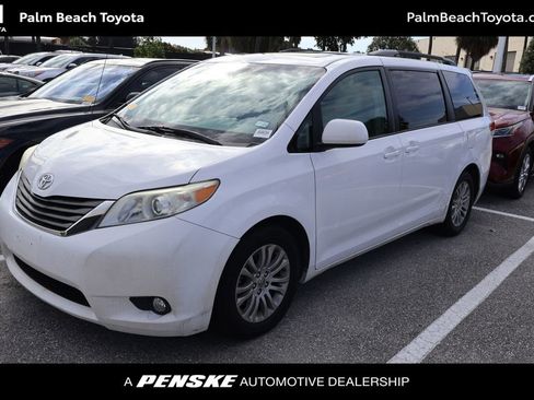 Used 2012 Toyota Sienna XLE FWD image 1