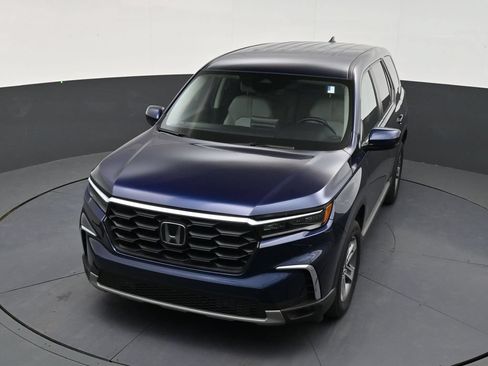 Used 2025 Honda Pilot EX-L image 17