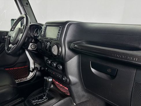 Used 2017 Jeep Wrangler Unlimited Rubicon w/ Quick Order Package 24Z Recon image 27