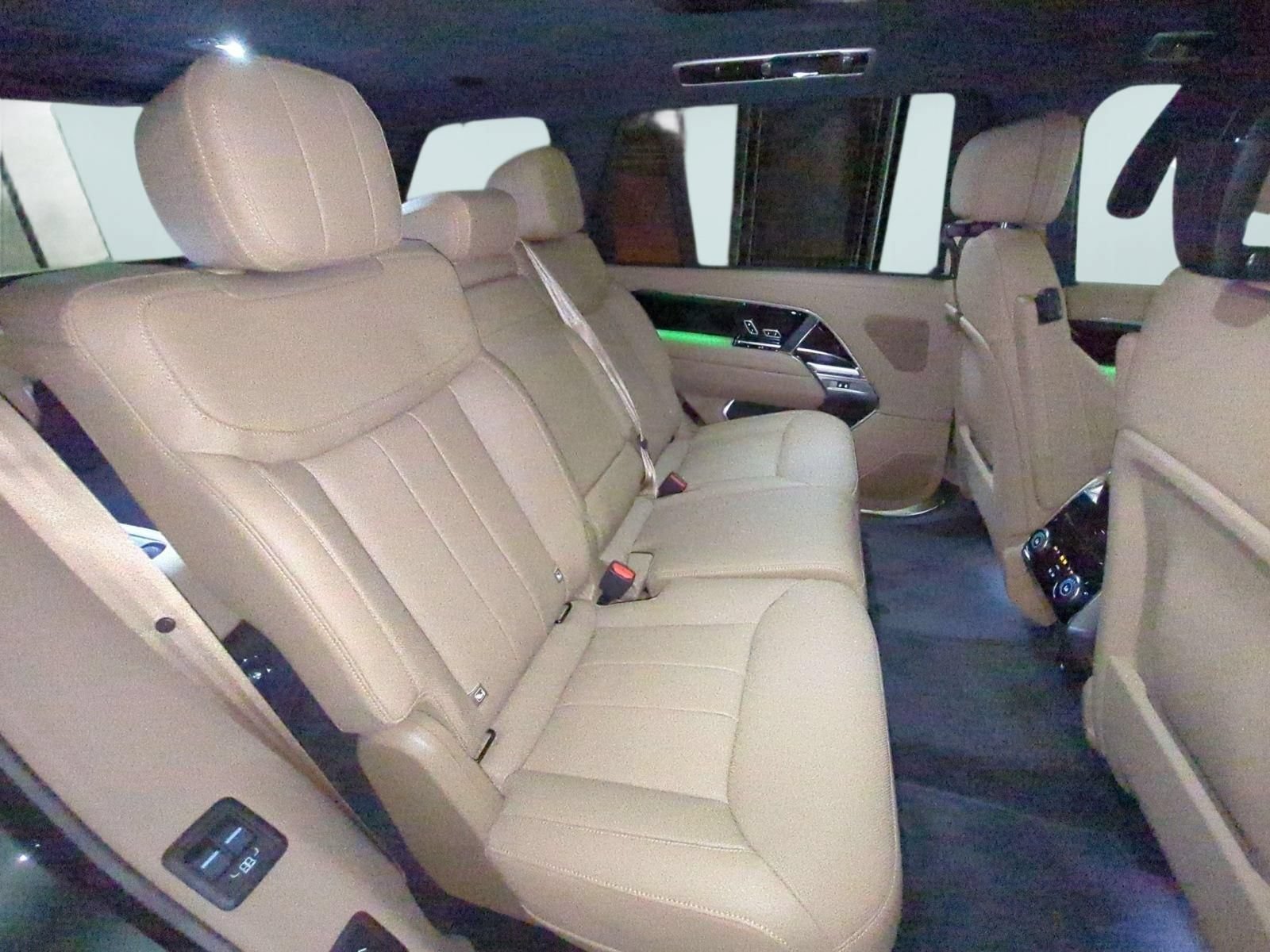 New 2026 Land Rover Range Rover Long Wheelbase SE AWD/4WD image 29