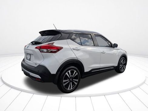 Used 2020 Nissan Kicks SR FWD image 3