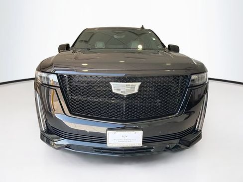 Used 2024 Cadillac Escalade ESV Sport w/ LPO, ONYX Package AWD/4WD image 2