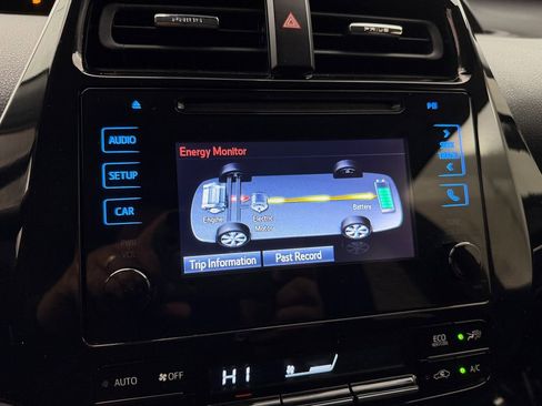 Used 2017 Toyota Prius Two image 21