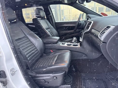Used 2018 Jeep Grand Cherokee Limited image 27