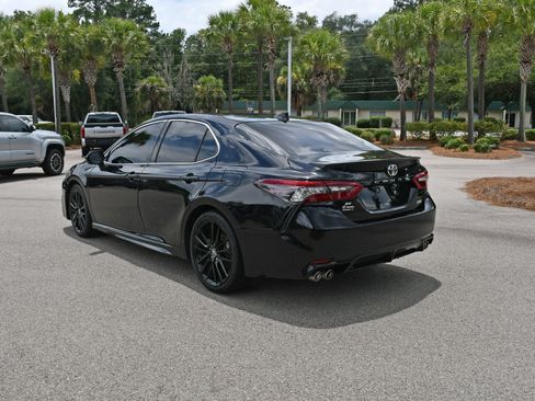 Used 2022 Toyota Camry XSE FWD image 4