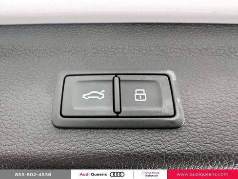 Used 2025 Audi Q3 2.0T Premium w/ Convenience Package AWD/4WD image 11