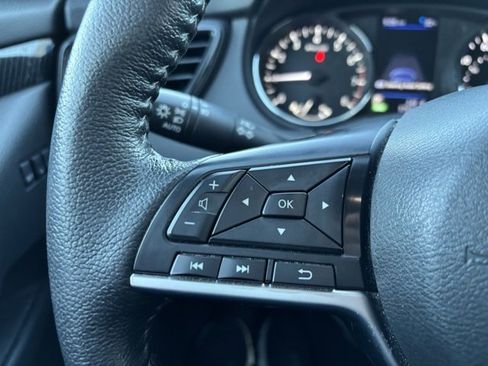 Used 2020 Nissan Rogue SL w/ Premium Package image 14