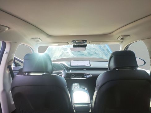 Used 2022 Genesis GV70 2.5T w/ Select Package image 28