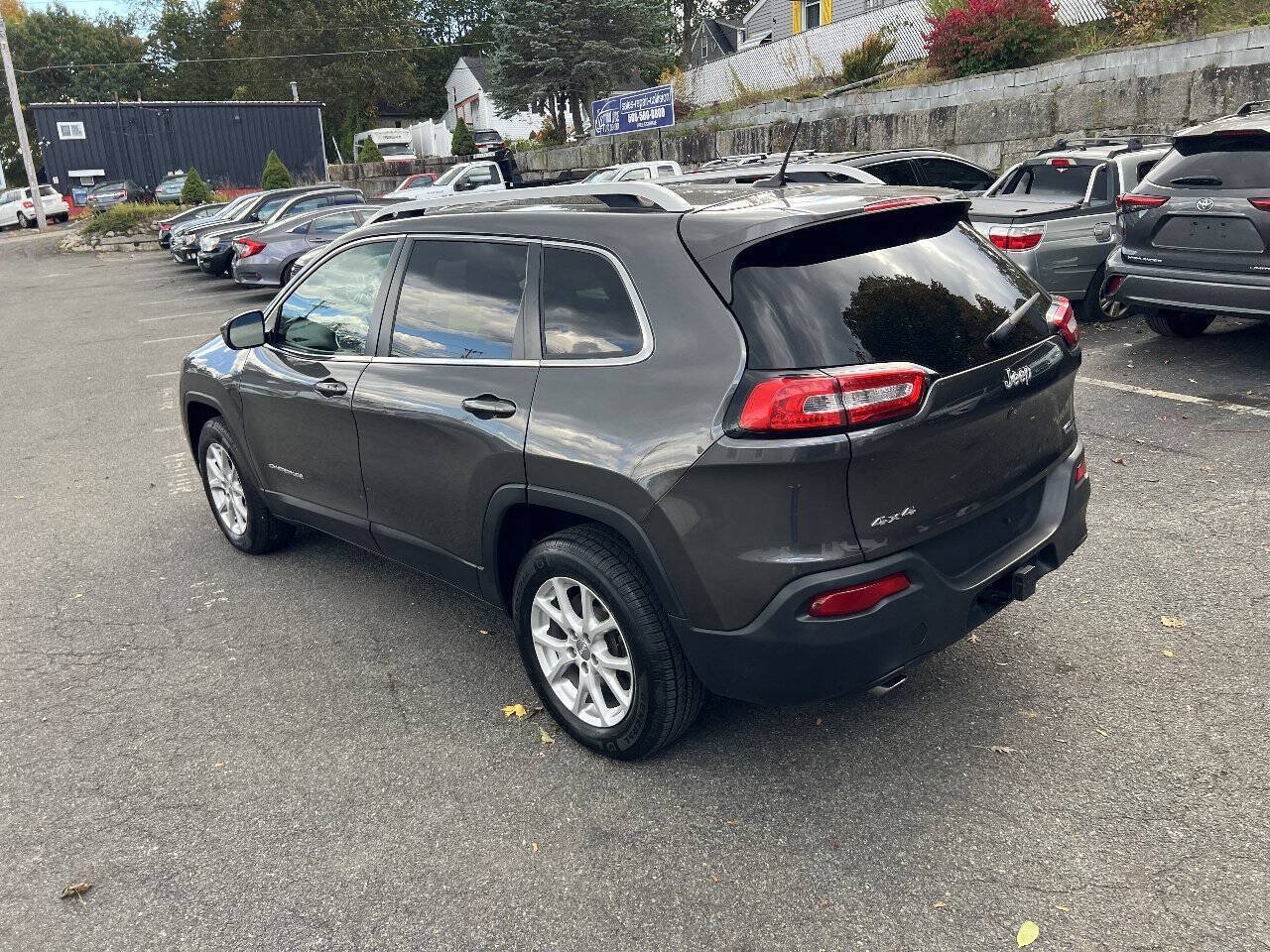 Used 2014 Jeep Cherokee Latitude w/ Comfort/Convenience Group AWD/4WD image 12