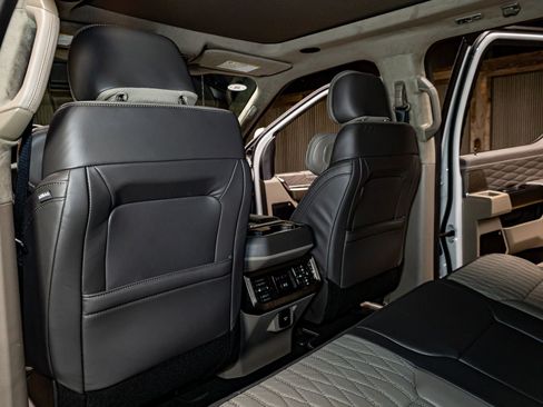 Used 2026 Ford F350 Platinum w/ Platinum Plus Package image 25