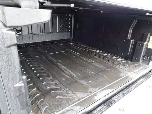 Used 2013 Cadillac Escalade EXT Premium image 29