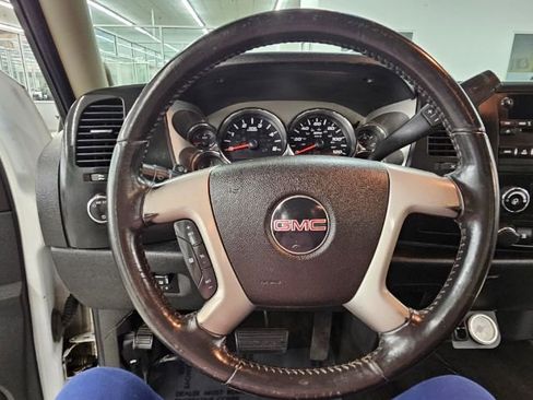 Used 2010 GMC Sierra 2500 SLE image 10