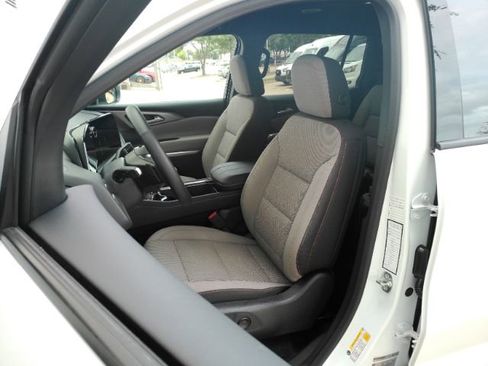 Used 2026 Chevrolet Traverse LT w/ Driver Confidence Package FWD image 14