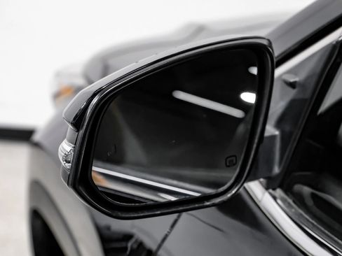 Used 2019 Toyota Highlander XLE FWD image 39