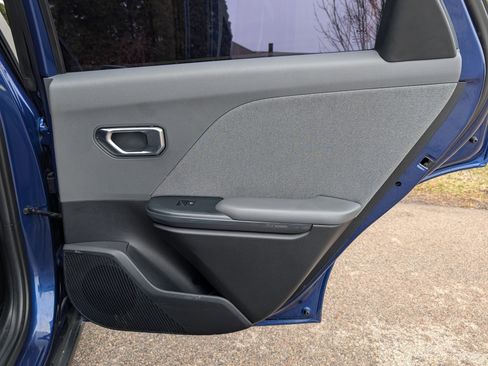 Used 2025 Kia K4 EX image 32