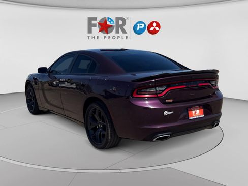 Used 2020 Dodge Charger SXT w/ Blacktop Package RWD image 3