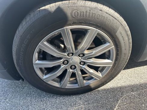 Used 2022 Cadillac XT4 Premium Luxury w/ Enhanced Visibility Package AWD/4WD image 6