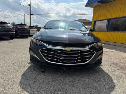 Used 2023 Chevrolet Malibu LT FWD image 2