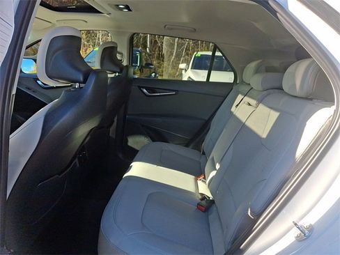 Certified 2023 Kia Niro EX Touring image 10