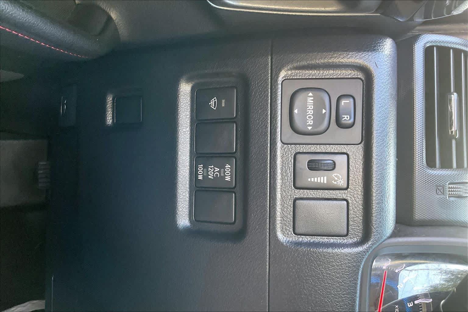 Used 2018 Toyota 4Runner TRD Off-Road Premium AWD/4WD image 34