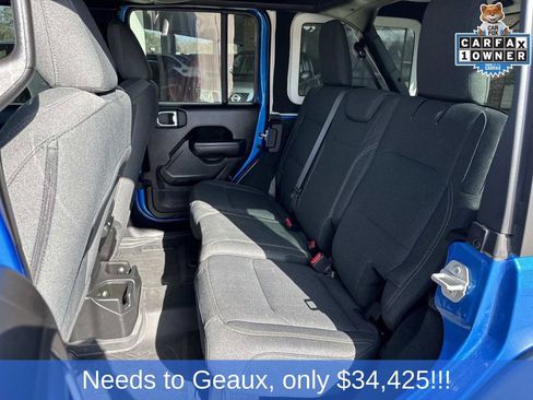 Used 2025 Jeep Wrangler Sport image 31