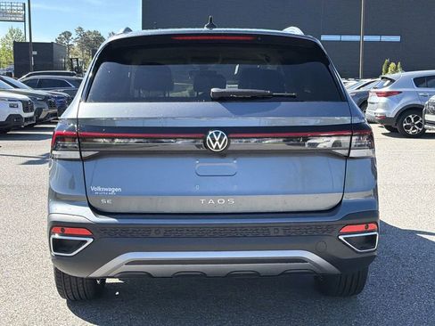 New 2026 Volkswagen Taos SE FWD image 4