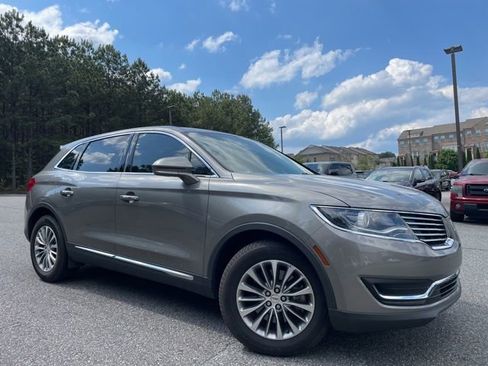 Used 2017 Lincoln MKX Select w/ Select Plus Package FWD image 1