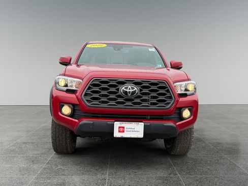 Used 2022 Toyota Tacoma TRD Off-Road w/ Technology Package AWD/4WD image 9