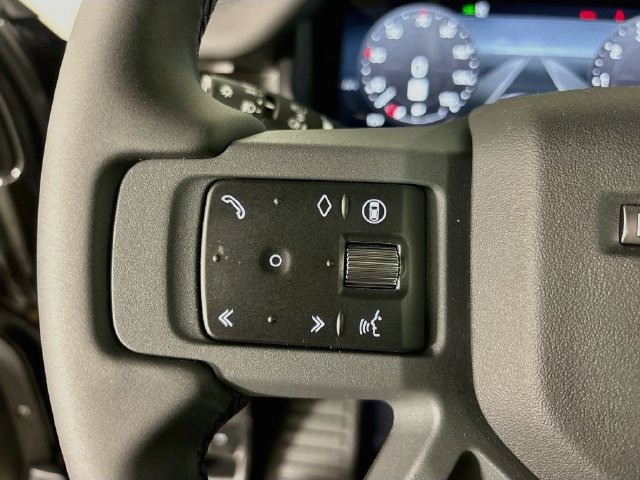 New 2026 Land Rover Defender 110 X-Dynamic SE AWD/4WD image 10