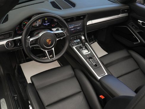 Used 2017 Porsche 911 Carrera S RWD image 13