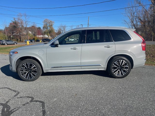 Used 2024 Volvo XC90 T8 Plus AWD/4WD image 2
