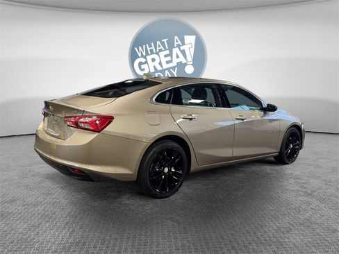 Used 2024 Chevrolet Malibu LT image 3