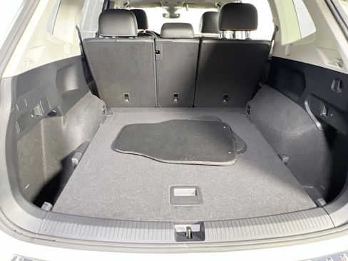 Used 2023 Volkswagen Tiguan SE image 25