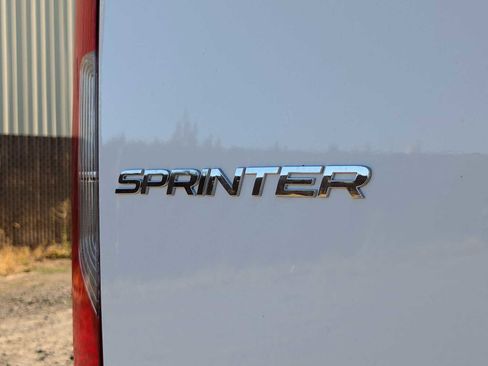 New 2025 Mercedes-Benz Sprinter 2500 image 18
