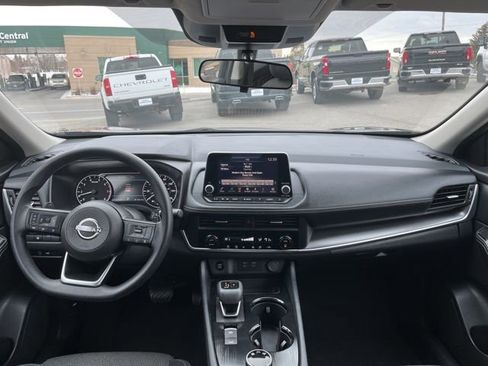 Used 2024 Nissan Rogue SV image 30