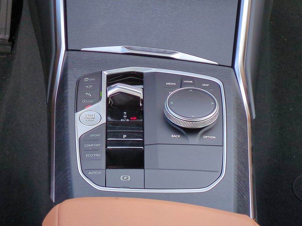 New 2026 BMW 330i Sedan w/ Premium Package RWD image 19
