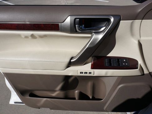 Used 2015 Lexus GX 460 image 22