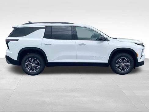 New 2026 Chevrolet Traverse LT w/ Driver Confidence Package image 2