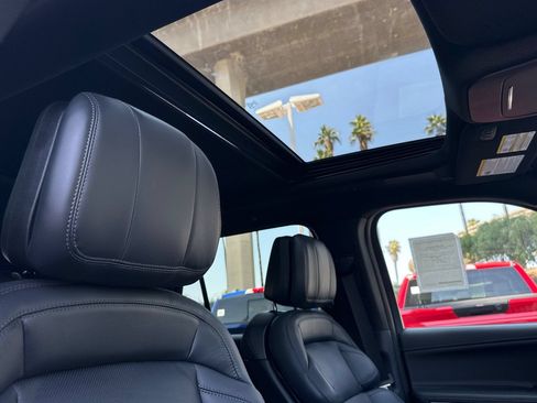 New 2026 Lincoln Navigator Reserve w/ Jet Appearance Package AWD/4WD image 17