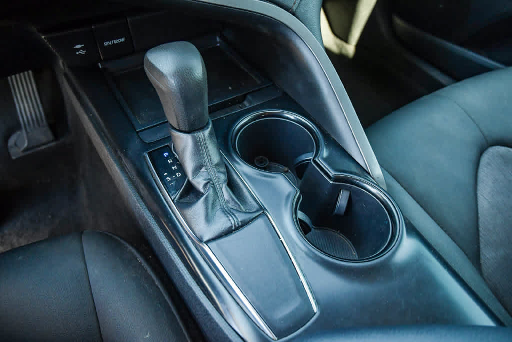 Used 2019 Toyota Camry LE FWD image 18