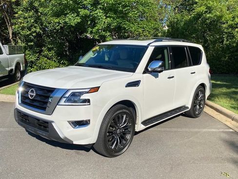 Used 2024 Nissan Armada Platinum w/ Captain's Chairs Package AWD/4WD image 3