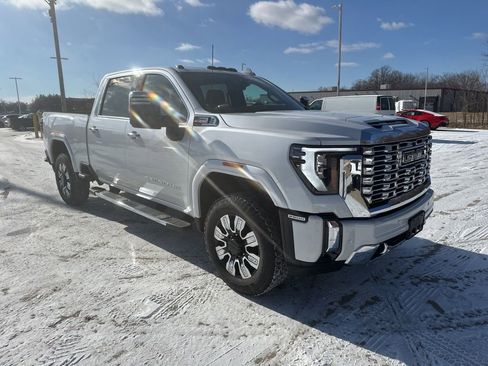 Used 2025 GMC Sierra 2500 Denali w/ Denali Reserve Package image 5
