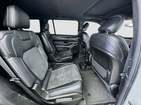 Used 2022 Jeep Grand Cherokee L Laredo RWD image 21